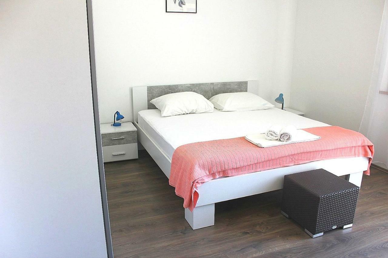 Apartments Markov Murter Luaran gambar