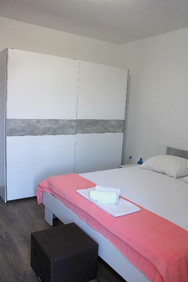 Apartments Markov Murter Luaran gambar